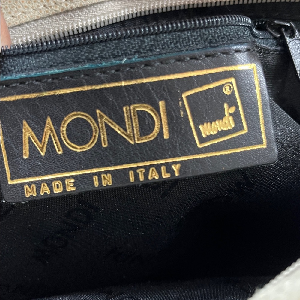 Vintage Italian Made Mondi 1970’s Large Pebbled Leather Shoulder Bag